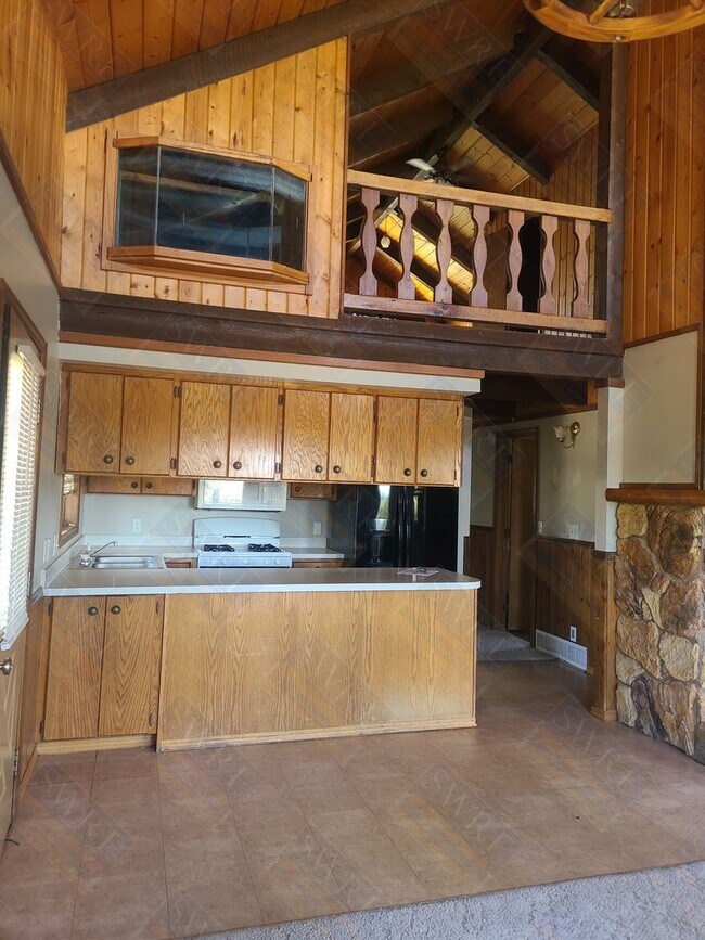 Foto del edificio - Coming Soon! Call Office for more information