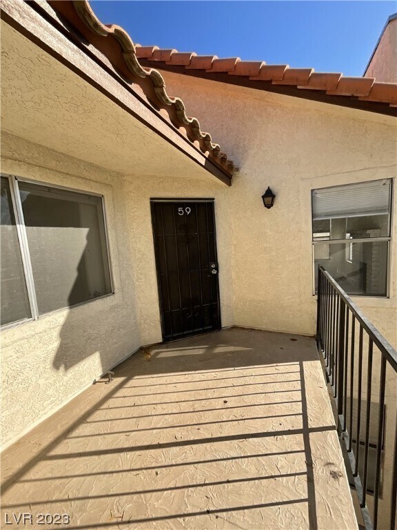 Building Photo - 3974 Bushnell Dr