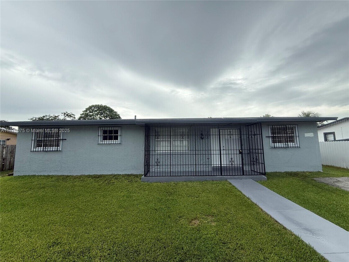 Foto principal - 29500 SW 144th Ave