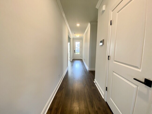 Building Photo - Spacious, Four Bedroom, Ranch Style Home!