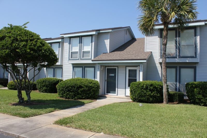 Primary Photo - 631 Tarpon Ave