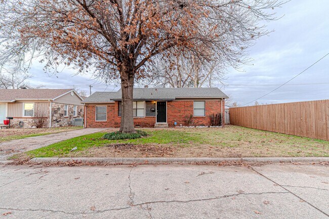 Building Photo - 3 bed 1 bath in Bethany!