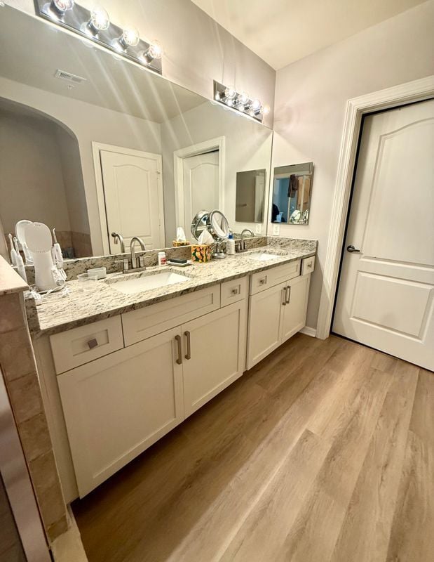 Building Photo - 515 Mirasol Cir