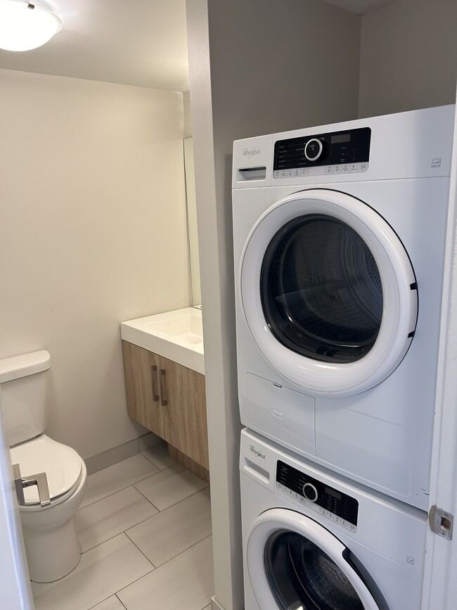 Building Photo - 5633-5633 Fenwick St