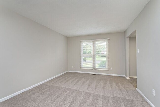 Building Photo - Sweet 4 Bedroom 2.5 Bath Home in Great Fishers Location Within Walking Distance to the Nickel Pla...