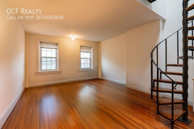 Building Photo - 1527 Pine St