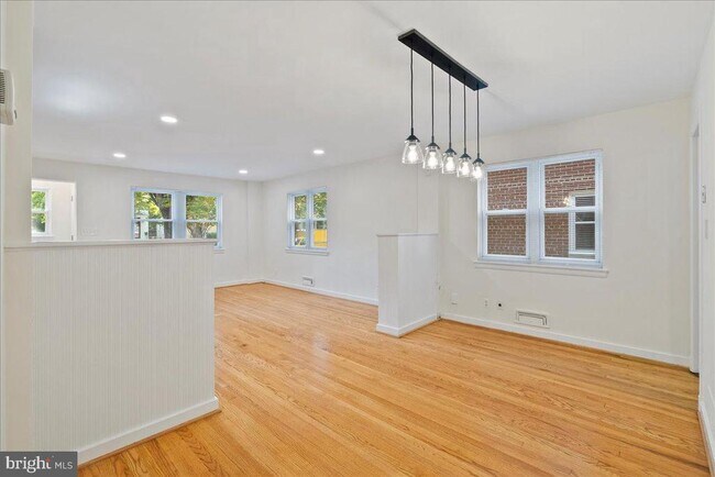 Foto del edificio - 4411 Harrison St NW