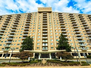 Building Photo - 1225 Martha Custis Dr