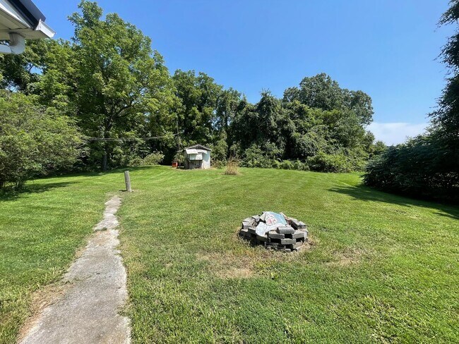 Foto del edificio - 2 Bedroom / 1 Bath Brick Home Jonesborough, TN