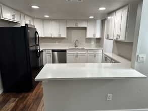 Building Photo - 5541 Bay Blvd