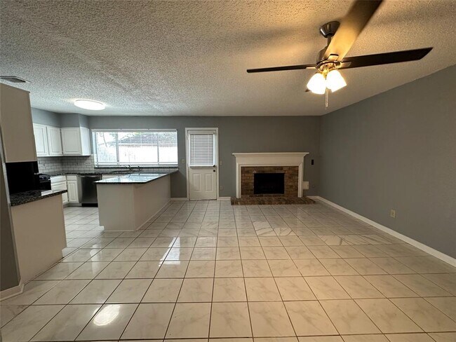 Foto del edificio - 3319 Green Fields Dr
