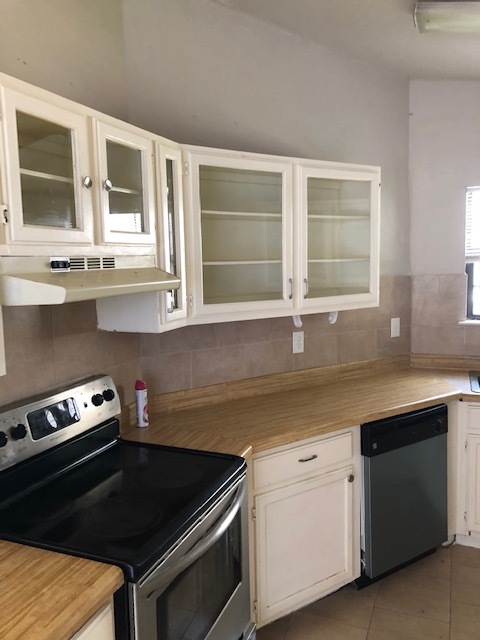 You will love the kitchen - 9820 Village Briar