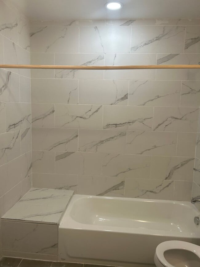 Building Photo - Beautiful 3 Bedroom House for Rent