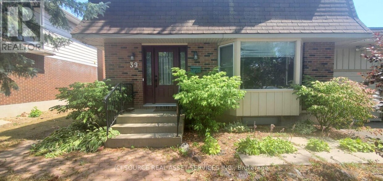 Primary Photo - 39 Dunnett Blvd