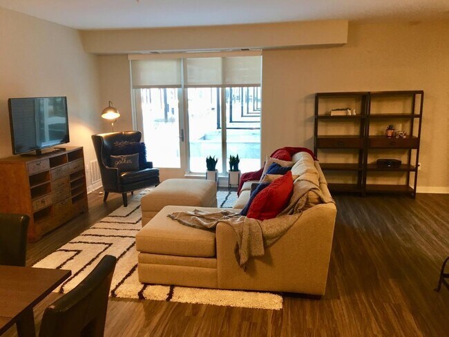 Foto del edificio - 315 1st Ave NE