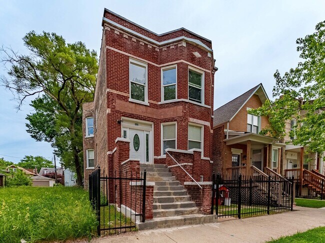 Foto del edificio - 555 N Lawler Ave