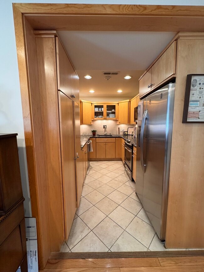 Foto del edificio - 301 Post Rd E