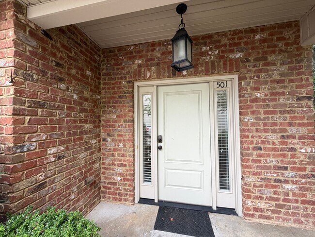 Building Photo - 501 Reserve Ln