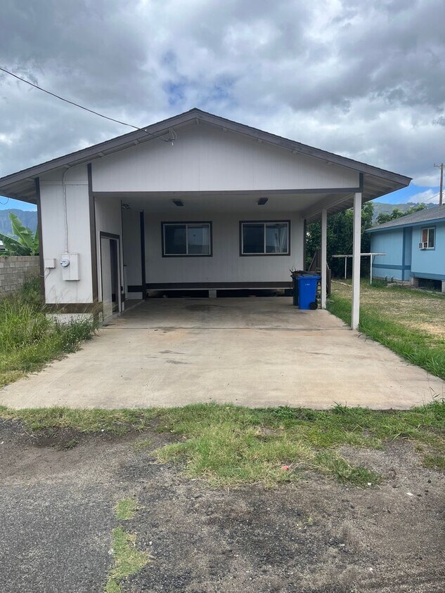 Foto principal - Single Family 3 bedroom 2 bath home