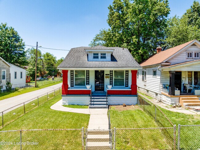 Building Photo - 736 S 42nd St