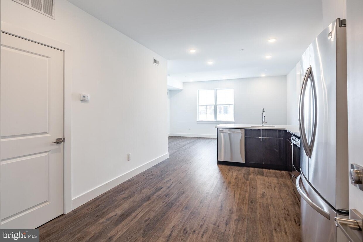 Primary Photo - 1427 Melon St