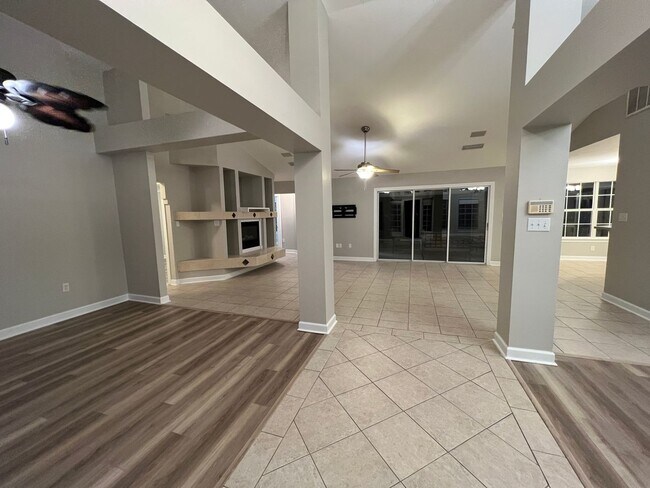 Foto del edificio - Bluewater Bay Area 4 Bedroom Pool Home!