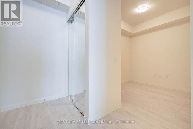 Photo du bâtiment - 9000 Jane St