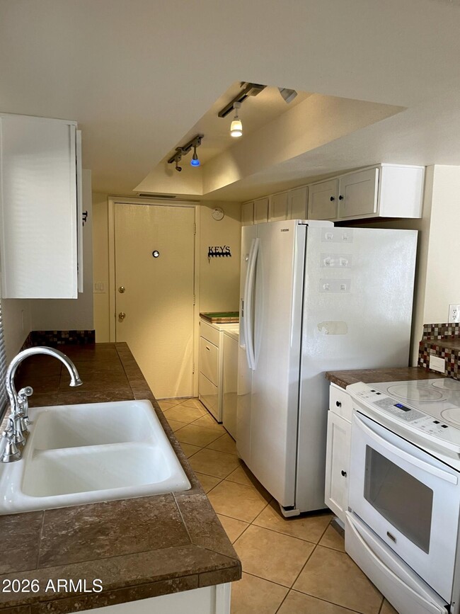 Building Photo - 10431 North 11th St