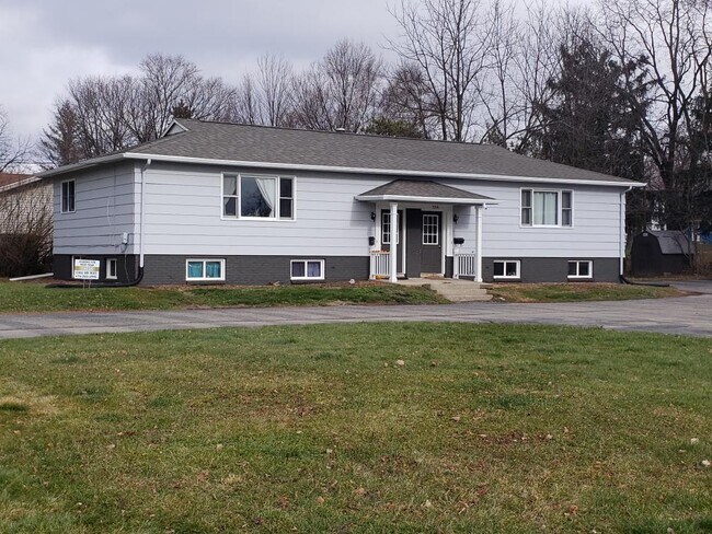 Dúplex de 2 habitaciones y 1 baño - 4 habitaciones y 2 baños - 551 S Clark St