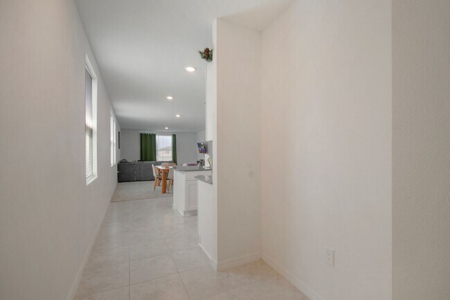 Building Photo - Newly Built 4/2 in Lake Deer Estates of Poinciana!