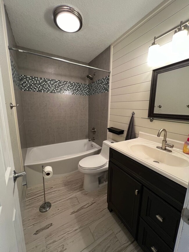 Building Photo - ~~~ Stunning 3-Bedroom, 2-Bath Home with 2-car garage and Private Pool. ~~~