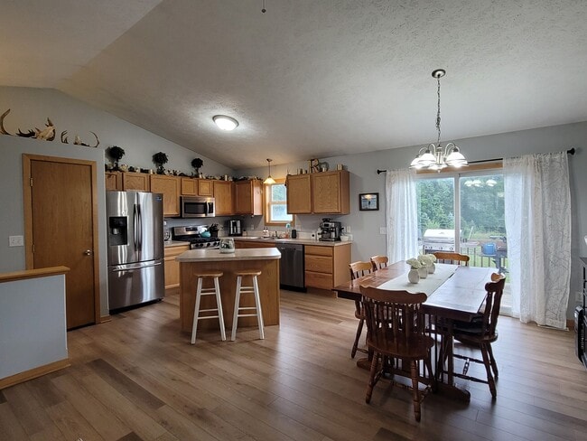 Building Photo - 14609 Ivorystone Dr NE