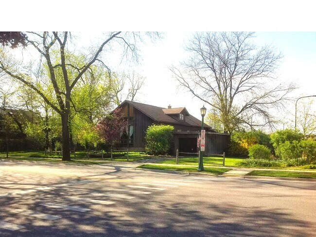 Foto del edificio - 1239 Lake Ave
