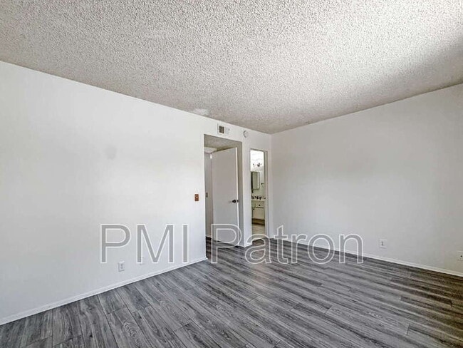 Foto del edificio - 8941 Mint Ave
