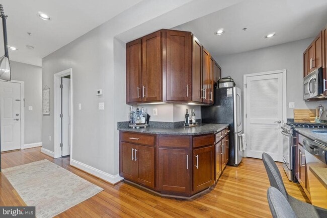 Foto del edificio - 410 15th St NE