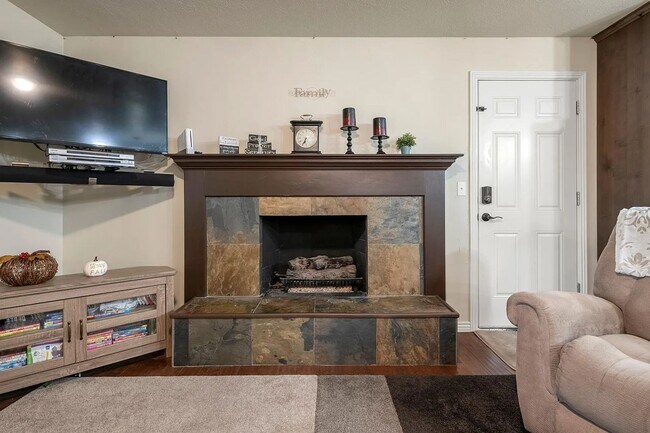 Foto del edificio - Beautiful 4 Bedroom Home in Sandy!