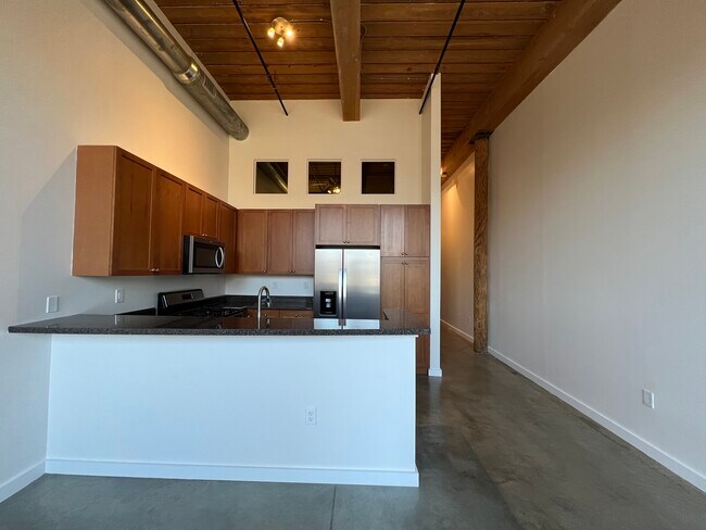 Building Photo - 400 Mills Ave