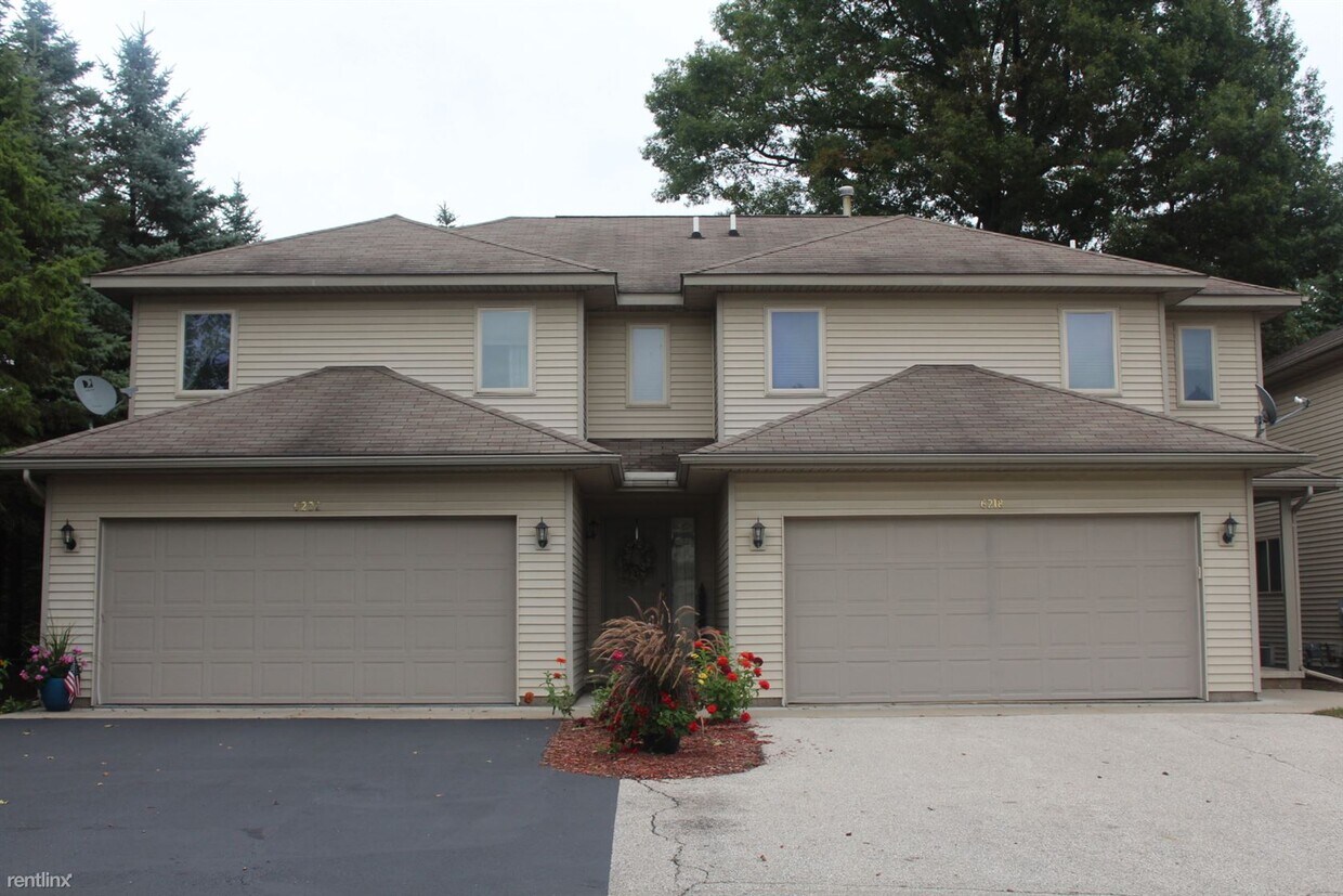 Primary Photo - 3 br, 2.5 bath Duplex - 6218 Loretta Ln