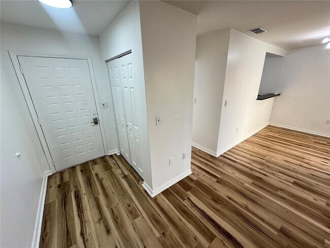 Building Photo - 433 Hunter Cir