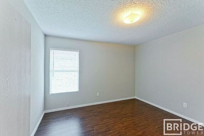 Foto del edificio - 707 Gunters Mtn Ln