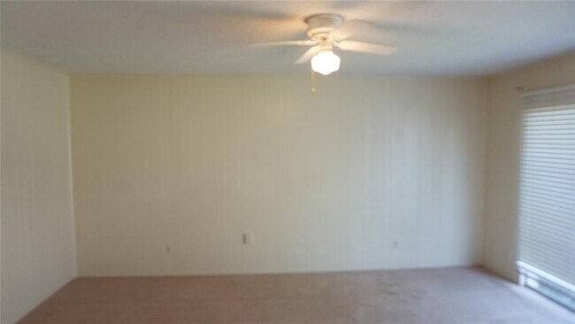 Building Photo - 1206 Yukon Dr