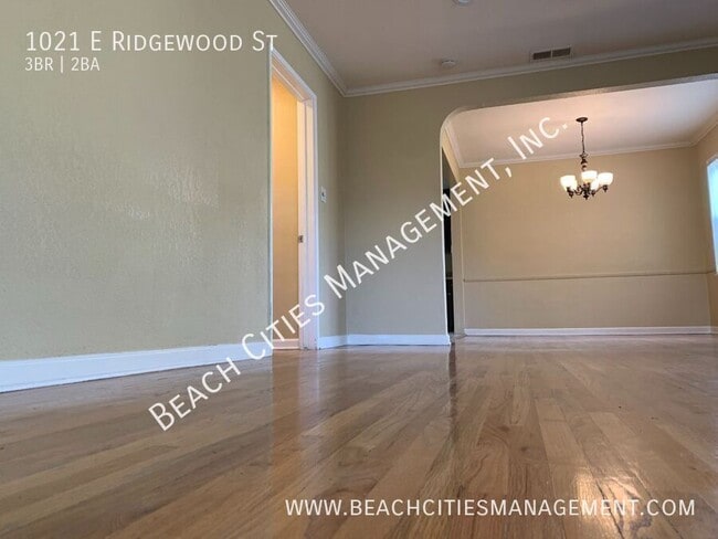 Building Photo - 1021 E Ridgewood St
