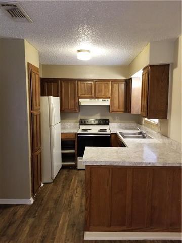 Foto del edificio - 1000 Blue Carriage Ln N