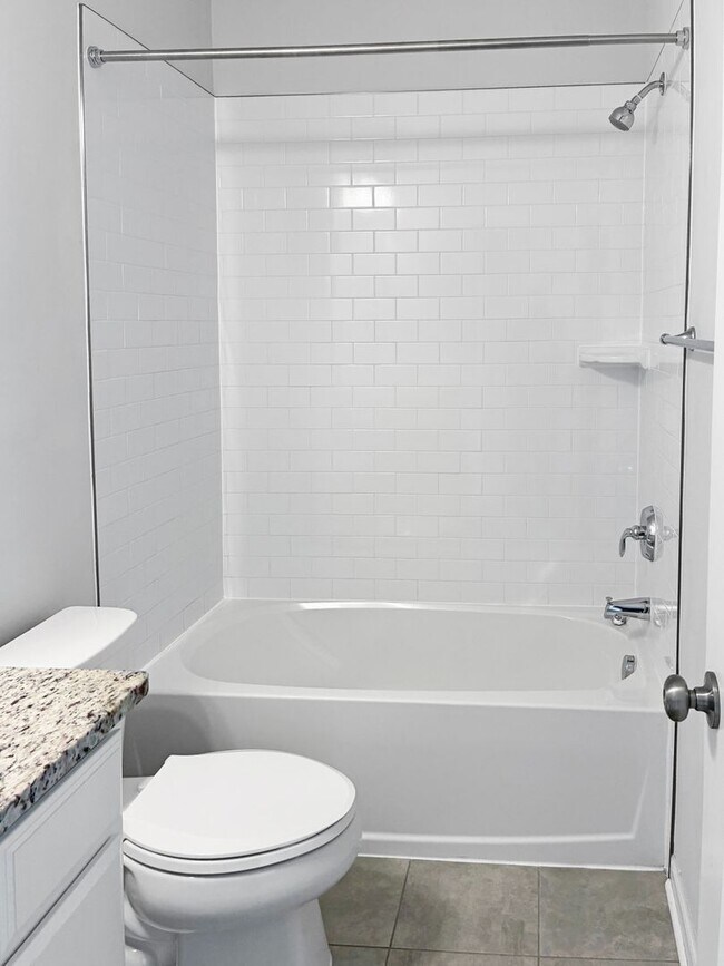 Foto del edificio - 2 Bedroom Condo in Glen Allen