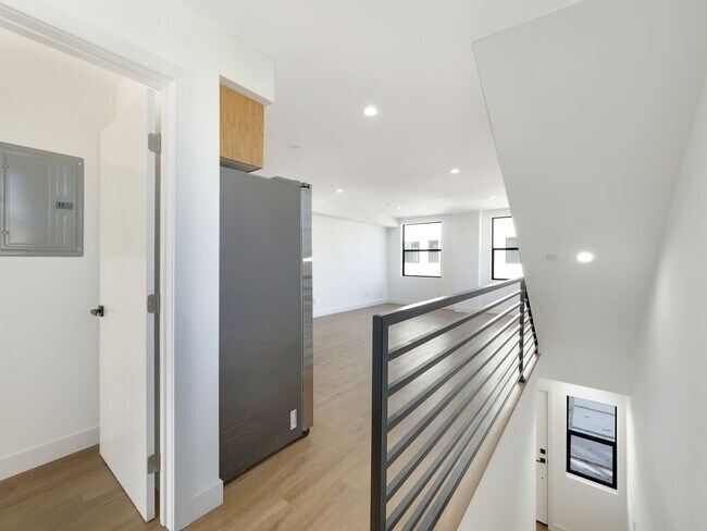 Foto del edificio - 1856 Redondo Blvd