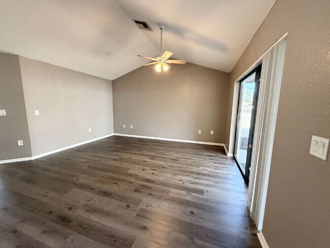 Foto del edificio - 4014 Jason Rd