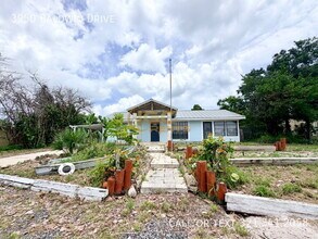 Building Photo - 3950 Baldwin Dr