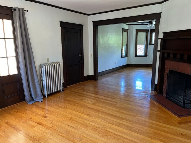 living area and dining - 636 Grove St