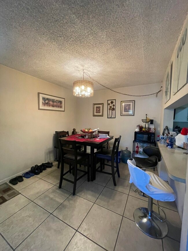 Building Photo - 812 Sky Pine Way