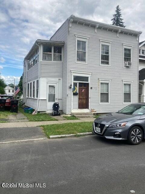 Building Photo - 577 6th Ave